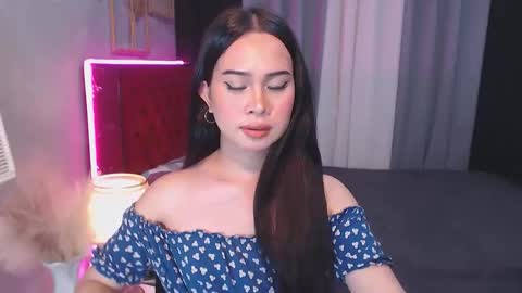 hoelymolly online show from October 25, 10:43 am