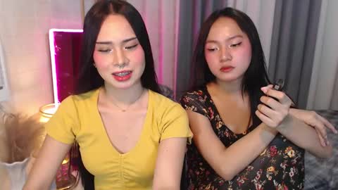 hoelymolly online show from March 28, 6:21 pm