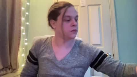 Snapshot of holly23hopefull chatting on December 25, 4:33 am Hollys Drive threw Side Of CB. online show from December 25, 4:33 am