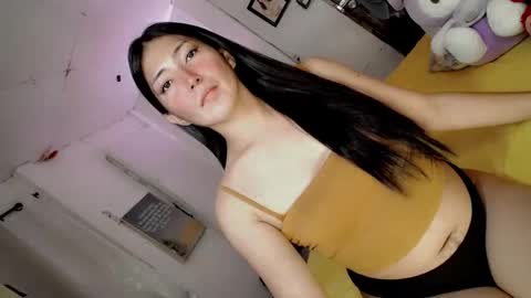 its me CLAUDIA online show from March 4, 2:32 pm