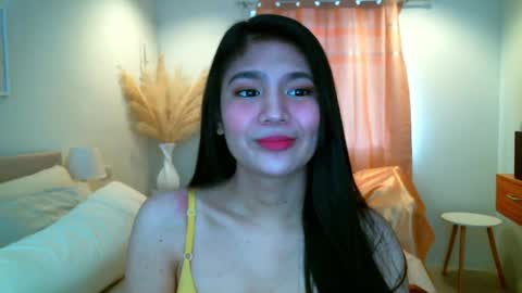 Snapshot of hotsweetangel00 chatting on February 13, 3:01 am Sweet Angel online show from February 13, 3:01 am