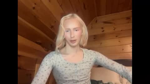 HotTransGirlie online show from November 21, 4:08 pm