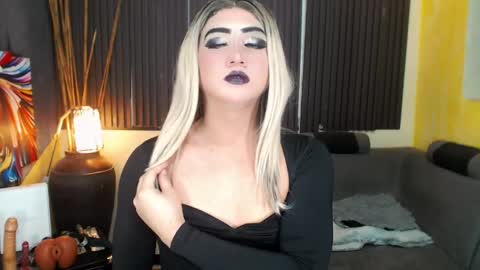 MsLovely online show from April 16, 9:50 pm