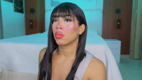 Perla online show from December 3, 11:09 pm