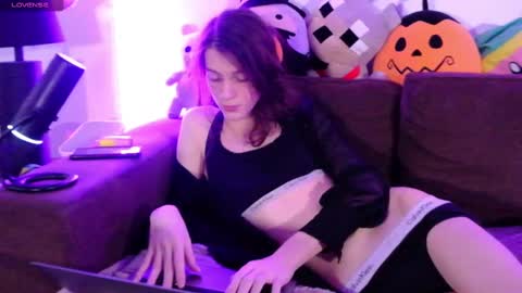 fort online show from December 10, 9:54 pm