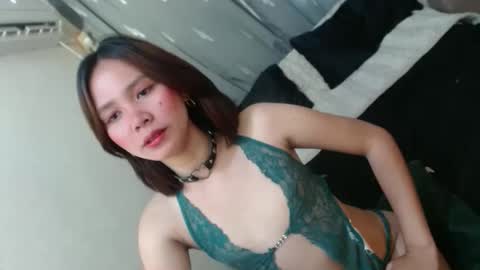 Snapshot of imyourfelicious chatting on September 18, 6:40 am hi its me pearl online show from September 18, 6:40 am
