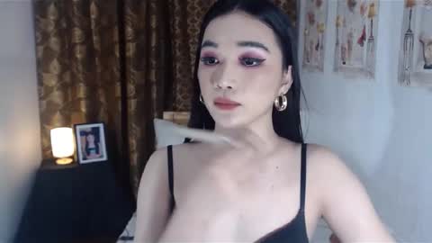 indestructabletrixie online show from January 9, 11:34 pm