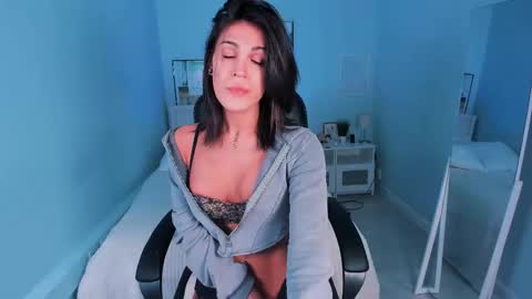  IRMA  FOLLOW ME  online show from February 11, 8:44 am