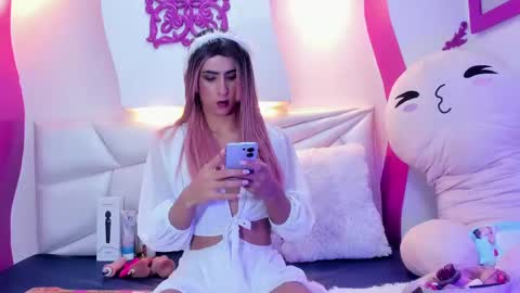 Isa  online show from November 13, 3:59 am