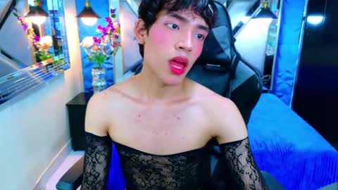 isaacnova online show from April 6, 5:02 pm