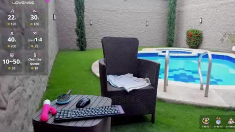 Snapshot of isabella_glam chatting on October 12, 9:28 pm Isabella online show from October 12, 9:28 pm