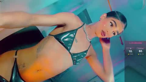 isabellagirs online show from April 11, 3:15 pm