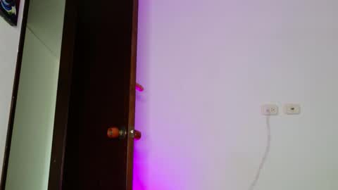 Snapshot of isahilton1 chatting on October 20, 9:51 pm Isabella Hilton online show from October 20, 9:51 pm