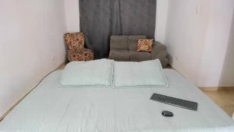 Isabella  online show from February 9, 5:19 am