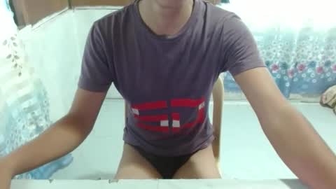 itsmelily05 online show from March 10, 5:11 am