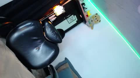 Snapshot of ivan_standford chatting on October 3, 9:09 am y online show from October 3, 9:09 am