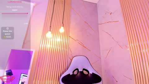 Ivon online show from November 1, 5:21 pm