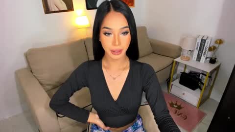 Snapshot of ivorycollins chatting on January 3, 11:35 am kirstenelsie online show from January 3, 11:35 am