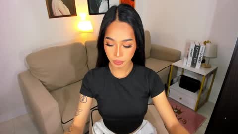 Snapshot of ivorycollins chatting on January 11, 5:10 am kirstenelsie online show from January 11, 5:10 am