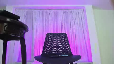 JADDYK  online show from November 3, 9:36 pm