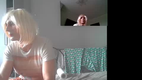 jane_cd online show from June 18, 8:04 am