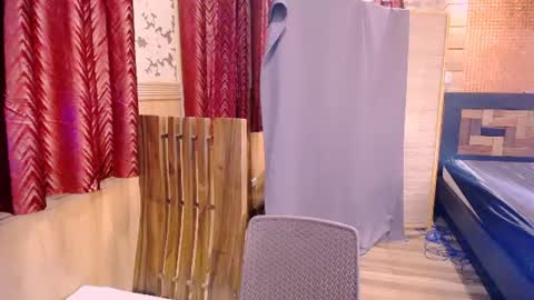 janine_hilton online show from July 11, 9:35 am