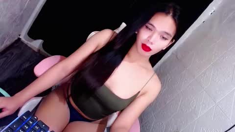 Snapshot of jassiemiles chatting on October 22, 11:45 am Jassie online show from October 22, 11:45 am
