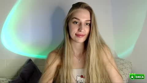 The Flower Power Models online show from December 22, 12:04 am