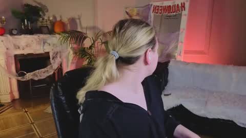 jes_solar online show from November 1, 9:34 pm