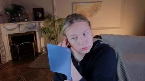 jes_solar online show from November 19, 10:10 pm