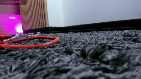 JESSI AND NAOMI online show from November 17, 2:22 am