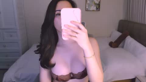 juliarichards online show from June 15, 2:35 am