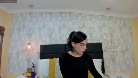 Justine online show from October 18, 5:00 am