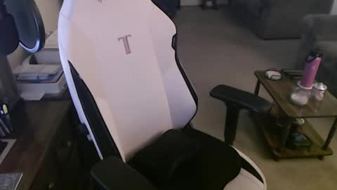 Snapshot of kait331 chatting on January 6, 1:09 am Camprincess331 online show from January 6, 1:09 am