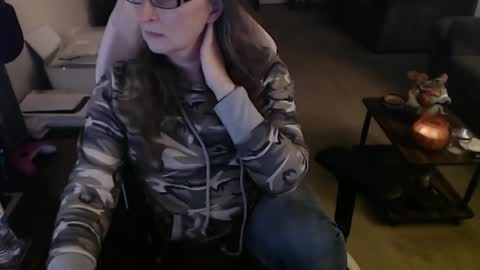 Snapshot of kait331 chatting on October 31, 1:15 am Camprincess331 online show from October 31, 1:15 am