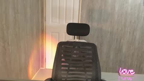 KELLY MCDOLEN online show from January 29, 6:28 pm