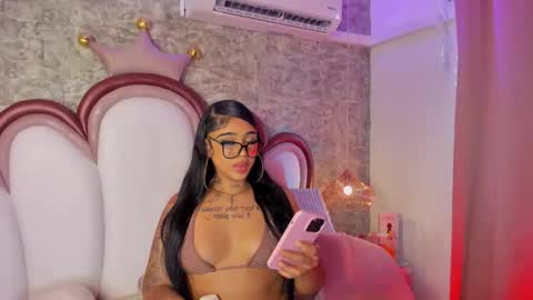 Khelany Isyy  online show from March 13, 2:44 pm