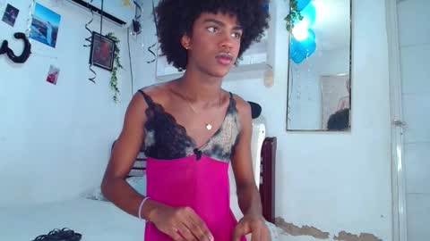 Snapshot of kiara_valentte_ chatting on October 10, 3:46 pm kiara_valentte_ online show from October 10, 3:46 pm
