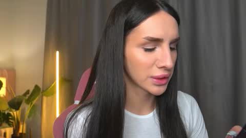 Kim Oberlin online show from November 17, 4:07 pm