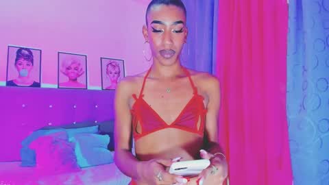 Your Queen KIM online show from January 25, 4:53 pm