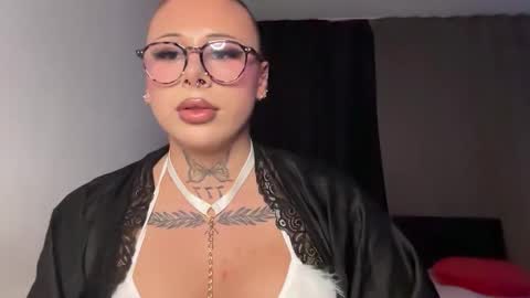 Kim online show from December 13, 10:05 pm