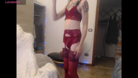 Snapshot of kinkyerikat chatting on October 17, 10:35 pm Anya online show from October 17, 10:35 pm