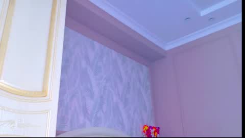 Evelyn online show from June 8, 11:53 am