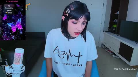 Snapshot of kristinaholland chatting on December 20, 8:49 am kristina online show from December 20, 8:49 am