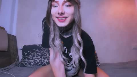 Snapshot of kristinaholland chatting on September 29, 9:14 pm kristina online show from September 29, 9:14 pm