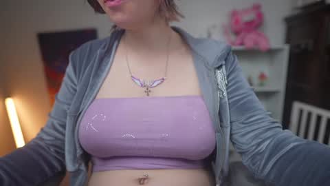 Snapshot of krystalsyxx chatting on January 28, 8:04 pm Krystal Syx online show from January 28, 8:04 pm