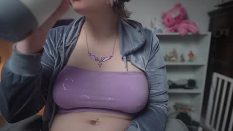 Snapshot of krystalsyxx chatting on January 31, 5:42 pm Krystal Syx online show from January 31, 5:42 pm