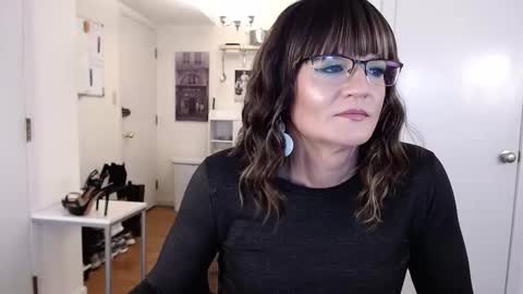 Cait online show from February 1, 3:49 am