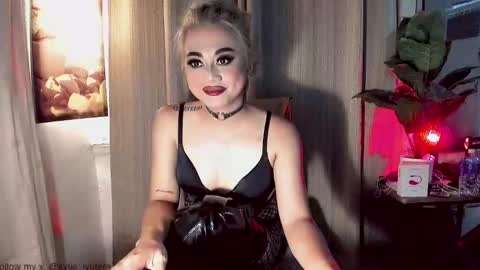 Snapshot of kylie_iyutera chatting on October 6, 3:28 am kylie online show from October 6, 3:28 am