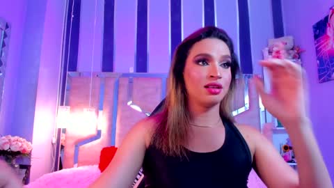 Snapshot of kylievictoria_ chatting on December 10, 4:30 am Kylie online show from December 10, 4:30 am